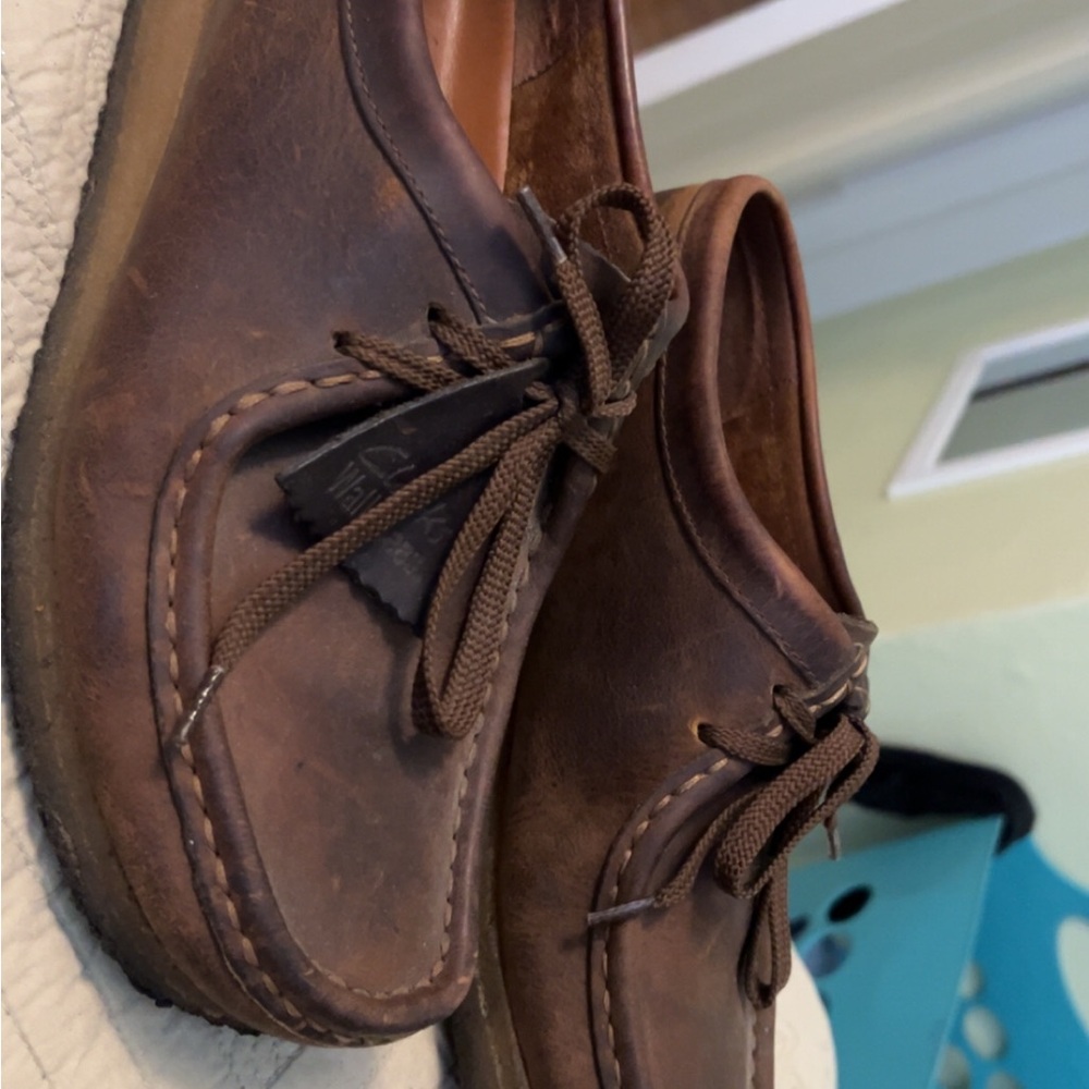 Classic Brown Leather Loafers with Polished Finish